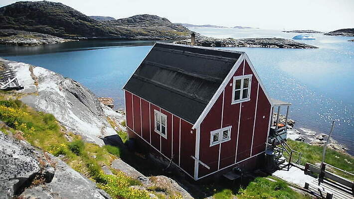 여행 건축양식 주택 사람없음 야외 빨간색 평화 마을 암석 그린란드 패닝샷 결석 MOV 해외동영상 클립영상 건축 컬러 섬 컨셉 촬영기법 덴마크 건물 돌_바위 동영상 파일형식