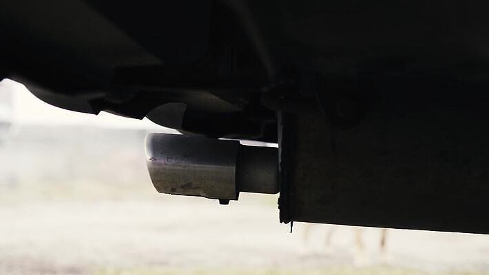 자동차 자연 사람없음 오염 연기 휘발유 수증기 부식 가스 연소 노즐 배기가스 4K MP4 해외동영상 클립영상 육상교통 석유 생태계 동영상 파일형식