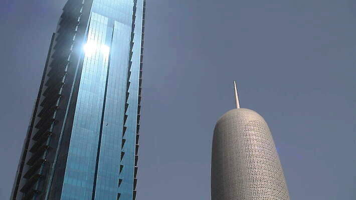 전통 문화 바다 여행 비즈니스 건축양식 사람없음 건물 세계 탑 항구 고층빌딩 도시 만 센터 역사 재산 도심 중앙 무역 아라비아 포트 카타르 동쪽 스카이라인 랜드마크 수도권 아랍어 4K MOV 해외동영상 클립영상 건축물 건축 산업 중동 교통시설 빌딩 금융 방향 지역 동영상 파일형식