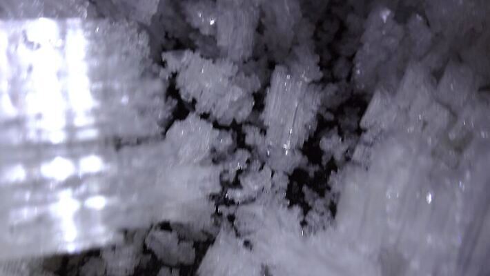 호수 여행 백그라운드 겨울 자연 하늘 산 실내 아이슬란드 사람없음 야외 물 파란색 냉동 얼음 추위 흰색 등불 투명 동굴 크리스탈 북극 묘사 질감 빙하 서리 빙산 북쪽 내추럴 종유석 카자흐스탄 4K 알마티 MP4 해외동영상 클립영상 자연요소 계절 유럽 아시아 컬러 조명 내부 광석 극지방 방향 생태계 동영상 파일형식