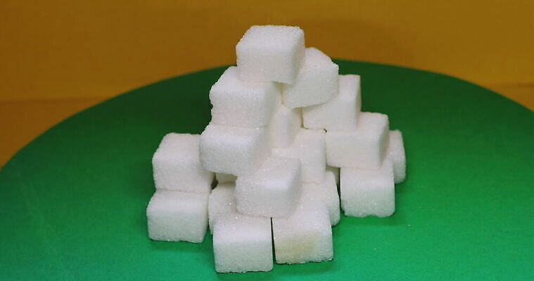 음식 컬러 사탕 사람없음 빛 컬러풀 갈색 쌓기 흰색 닫기 확대 달콤 작음 가루 설탕 굽기 먹기 뿌리기 비만 결정체 칼로리 흙더미 축적 당뇨병 탄수화물 해로움 4K MOV 해외동영상 클립영상 컨셉 모션 디저트 흙 맛 질병 크기 구이 몸매 동영상 파일형식 더미