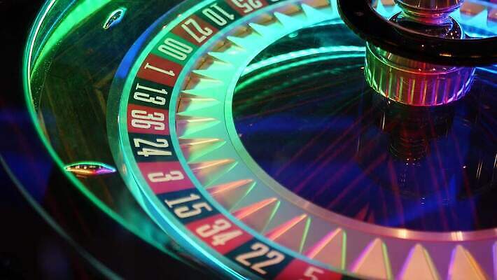 컨셉 탁자 사람없음 목재 빨간색 숫자 검은색 미국 게임 우승 바퀴 행운 재산 도박 위험 카지노 일렬 룰렛 중독 영 싱가폴 돌리기 마카오 복권 잭팟 유흥 4K MP4 해외동영상 클립영상 나무 문자 아시아 컬러 가구 북아메리카 재료 모션 놀이 금융 최고 동영상 파일형식