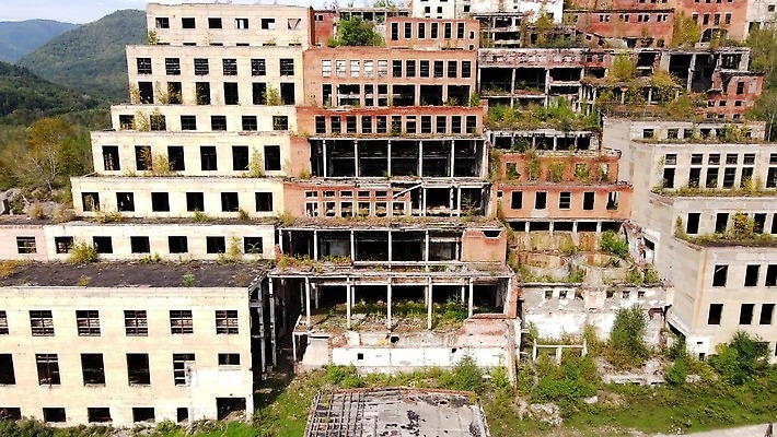 식물 외관 산업 건축양식 공장 자연 날씨 사람없음 야외 건물 탐험 도시 황무지 역사 재산 광석 실업 버리기 감옥 폐허 과거 그런지 석탄 썩음 옛날 채석 파멸 4K MOV 해외동영상 클립영상 건축물 건축 컨셉 비즈니스 공업 모션 금융 생태계 동영상 파일형식 소멸