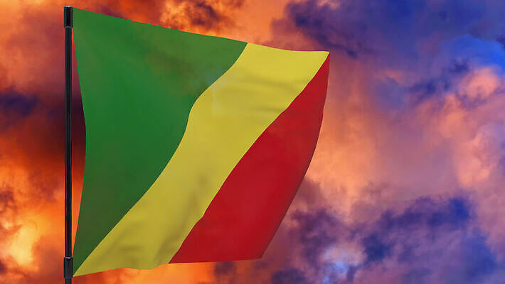 배너 물결 하늘 불 바람 사람없음 빨간색 일몰 깃발 연기 깃대 봉 위기 재앙 전국 콩고 4K MOV 해외동영상 클립영상 자연요소 컬러 아프리카 날씨 노을 동영상 파일형식