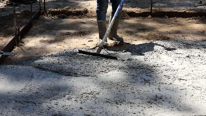 산업 벽돌 노동자 주택 작업복 사람없음 야외 건물 기계 카트 수레 장비 건설현장 업무 바퀴 믹서 시멘트 개발 건축업자 계약자 복원 섞기 콘크리트 건설근로자 4K MOV 해외동영상 클립영상 직업 건축물 옷 건축 건설업 작업 계약 동영상 파일형식