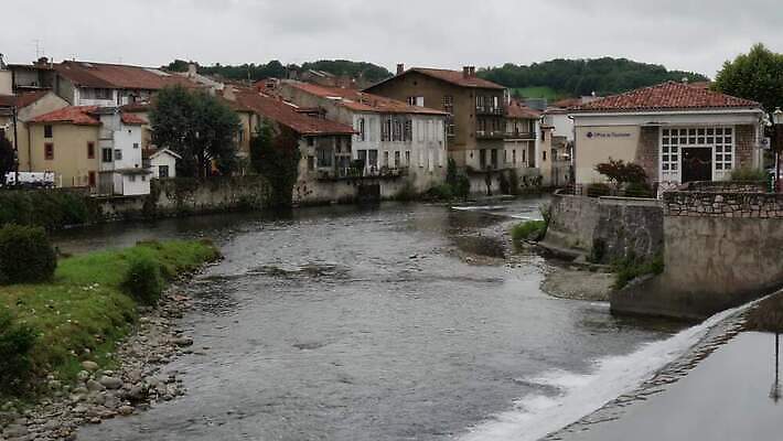 유럽 여행 건축양식 사람없음 물 여름 강 도시풍경 교회 여행객 프랑스 도시 역사 성자 지중해 타운 남쪽 프랑스어 구시가지 랜드마크 인기 4K MP4 해외동영상 클립영상 자연요소 문자 계절 건축 나라 종교 바다 종교건축 사람 풍경 건물 방향 동영상 파일형식