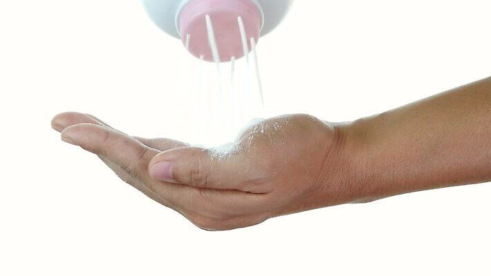 손 여자 백그라운드 신체 포장 손가락 건조 손바닥 사람 사람없음 뷰티 화장품 촉촉함 욕실 흰색 아기 잡기 위생 상품 위험 컨테이너 플라스틱 가루 피부 순수 오브젝트 질감 밀가루 먼지 부드러움 암 데오드란트 고립 돌봄 위생관리 MOV 해외동영상 클립영상 산업 컬러 컨셉 모션 재질 관리 신체부위 젖음 감각 질병 동영상 파일형식