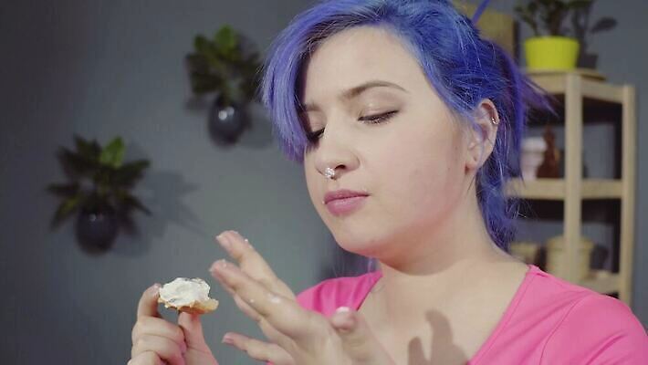 직업 여자 남자 의자 실내 대화 미소 여러명 검은색 듣기 자신감 원형 그룹 분석 상담 문제 중독 정신과 정신과의사 조언 치료사 헬프 심리치료 4K MP4 해외동영상 카운슬러 클립영상 도형 감정 컬러 가구 다수 컨셉 모션 표정 병원 말하기 사람 내부 치료 의사 도움 상담원 동영상 심리 파일형식