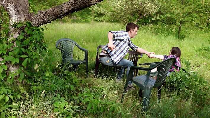 백인 라이프스타일 행복 음식 백그라운드 자연 함께함 육류 미소 사람 야외 두명 여름 친구 파티 그룹 그릴 바비큐 굽기 먹기 캠핑장 주말 4K MOV 해외동영상 클립영상 서양인 계절 감정 컨셉 식재료 관계 모션 주방용품 표정 이벤트 생활 캠핑 구이 생태계 동영상 파일형식