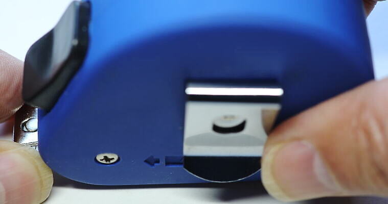 라이프스타일 손 길 비즈니스 줄자 자 사람없음 금융 파란색 자료 공구 디자이너 분석 측정 눈금 테이프 치수 길이 계량기 재단사 진행 고립 얇은 인치 4K MOV 해외동영상 클립영상 직업 컬러 컨셉 문구용품 생활 신체부위 경제 도구 동영상 파일형식