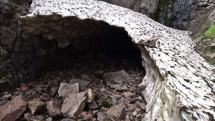 나무 계절 길 벽 바다 여행 자연 하늘 추상 산 이끼 사람없음 물 파란색 빛 강 환경 골짜기 냉동 얼음 어둠 젖음 흐름 추위 흰색 물방울 개울 터널 동굴 숲 빙하 암초 내추럴 생태학 카자흐스탄 터키석 그리너리 MP4 해외동영상 클립영상 자연요소 식물 교육 아시아 컬러 컨셉 무늬 보석 생태계 동영상 파일형식 트랜드컬러