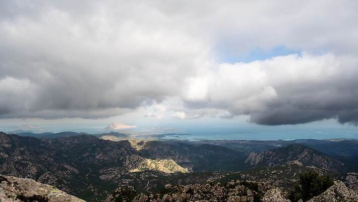 파도 바다 컬러 섬 여행 백그라운드 이동 모션 자연 하늘 날씨 휴가 함께함 파노라마 사람없음 초록색 물 빛 햇빛 태양 일출 환경 시간 땅 속도 장면 로스앤젤레스 넘어짐 몬테카를로 수평선 4K 타임랩스 MOV 해외동영상 클립영상 자연요소 컨셉 촬영기법 노을 미국 생태계 동영상 모나코 파일형식