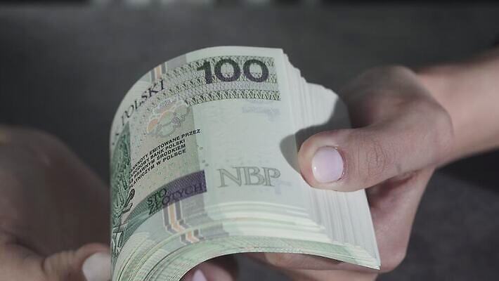 손 여자 지폐 돈 비즈니스 손가락 놀이 선물 사람없음 10대 금융 경제 저축 우승 비즈니스우먼 팬 재산 수집 복지 투자 이익 보물 뇌물 월급 축적 계산원 수도권 비용 4K MOV 해외동영상 클립영상 직업 청소년 사람 신체부위 최고 직장인 사회이슈 지역 동영상 파일형식