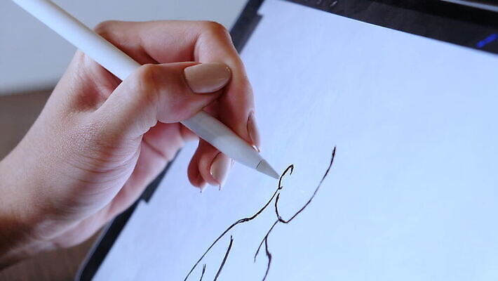 직업 손 디자인 여자 미래 실내 미술 성인 사람없음 신체부위 컴퓨터그래픽 가로 캐주얼 컴퓨터 태블릿 사무실 펜 유행 모니터 어둠 장비 작업 전문직 스케치 필름 그림 예술가 결재 개발 그래픽디자이너 터치스크린 MOV 해외동영상 클립영상 옷 컨셉 비즈니스 문화예술 사람 내부 그래픽 전자제품 스마트기기 필기구 디자이너 동영상 파일형식