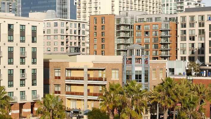 응시 건축양식 새로움 건설업 종류 사람없음 건물 관광지 도시풍경 탑 고층빌딩 미국 여러개 도시 그룹 도심 고도 캘리포니아 방문 타운 남쪽 항공촬영 구역 드론 산티아고 서쪽 조감도 많음 4K MP4 해외동영상 클립영상 건축물 시선 건축 산업 뷰포인트 여행 다수 컨셉 북아메리카 풍경 빌딩 방향 동영상 파일형식