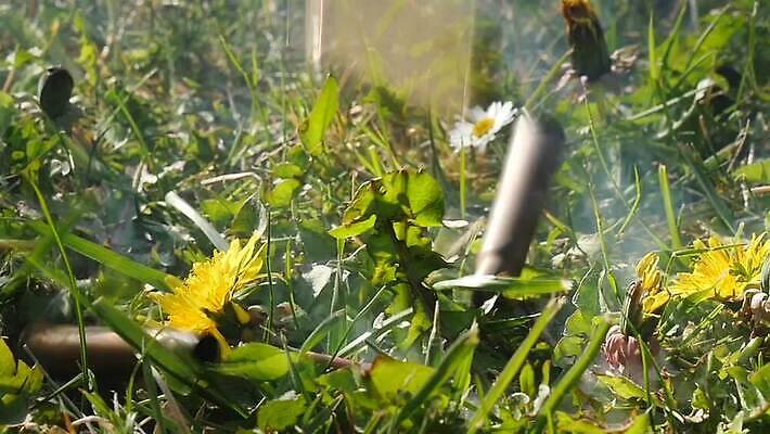 무기 백그라운드 사람없음 쌓기 금속 기계 총 껍질 그룹 목표 위험 발사 폭발물 군용 전쟁 사냥 슛 육군 흙더미 총알 놋쇠 엽총 옛날 많음 비어있는 MOV 해외동영상 슬로모션 클립영상 컨셉 모션 재질 군대 촬영기법 흙 동영상 파일형식 더미