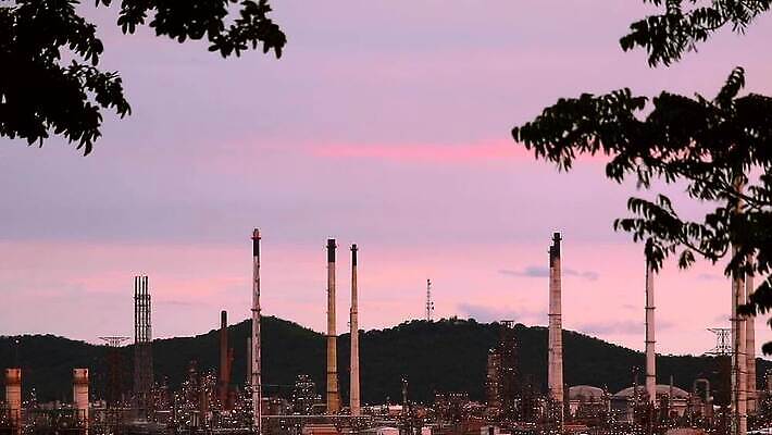 식물 실루엣 산업 별 겨울 건축양식 공장 자연 하늘 산 풍경 사람없음 야외 빛 우주 환경 탑 힘 기계 일몰 재활용 행성 장비 에너지 추위 엔지니어 제조 기름 휘발유 야간 땅 발굴 파이프 은하계 연료 가스 공학 펌프 생태학 송곳 철강 추출 파이프라인 프로젝트 MP4 해외동영상 클립영상 자연요소 건축물 계절 교육 건축 음식 공업 촬영기법 노을 기술자 석유 친환경 생태계 파이프_관 동영상 파일형식
