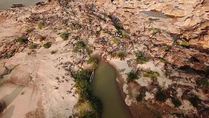 지구 모래 여행 백그라운드 패턴 태국 자연 하늘 표면 안테나 사람없음 물 강 여행객 골짜기 계곡 구멍 거친 땅 질감 라오스 슬로프 스카이라인 내추럴 깊이 땅바닥 랜드마크 메콩강 옛날 4K MP4 해외동영상 클립영상 자연요소 아시아 무늬 통신 스키장 바닥 사람 생태계 동영상 파일형식