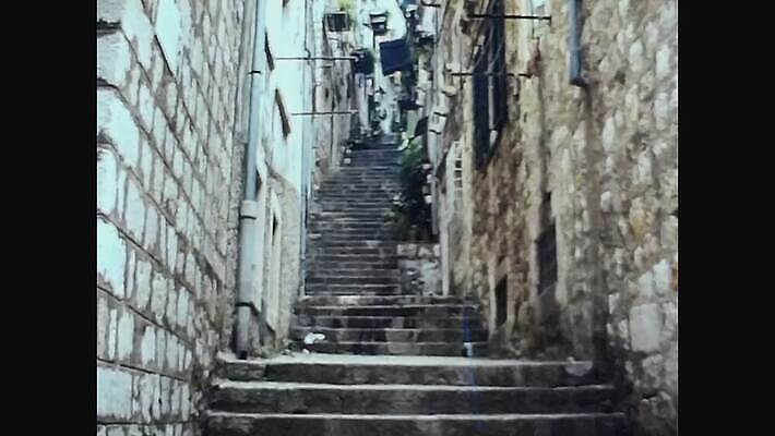 유럽 문화 벽 바다 여행 건축양식 하늘 거리 주택 사람 사람없음 건물 여름 파란색 도시풍경 성당 교회 여행객 탑 수확 바위 도시 센터 중세 역사 재산 향수 문서 복고 타운 크로아티아 동영상 두브로브니크 발칸반도 보관소 옛날 4K MOV 해외동영상 클립영상 건축물 계절 건축 나라 컬러 농업 종교건축 풍경 금융 화장품 돌_바위 저장 파일형식