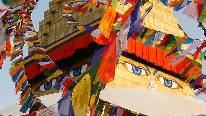 아시아 종교 여행 백그라운드 불교 건축양식 하늘 바람 사람없음 야외 초록색 파란색 여행객 계곡 맑음 축제 흰색 기도 깃발 사찰 재산 심볼 명상 신성 네팔 수도원 랜드마크 만다라 사당 사리탑 순례 숭배 카트만두 히말라야 MOV 해외동영상 클립영상 자연요소 건축 나라 컬러 종교건축 날씨 사람 금융 탑 동영상 파일형식 산맥