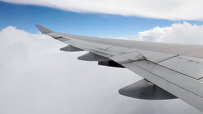 구름 여행 자연 하늘 비행기 풍경 사람없음 야외 파란색 평화 흰색 시카고 수평선 4K MOV 해외동영상 클립영상 자연요소 컬러 컨셉 항공교통 대중교통 미국 생태계 동영상 파일형식