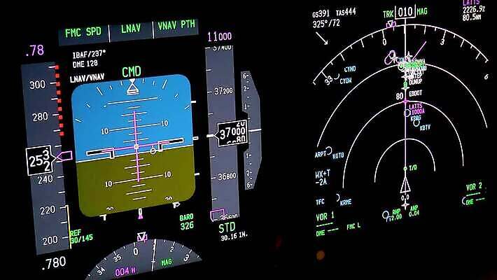 디자인 여행 교통시설 비행기 직장 사람없음 전자제품 컴퓨터 디지털 스크린 모니터 장비 과학기술 정보 기구 판넬 고급 지시 파일럿 고도 항공 속도 상업 제트기 네비게이션 대패 레이더 루트 베어링 자동화 제목 제어 MP4 해외동영상 클립영상 직업 교통 컨셉 회사 항공교통 모션 대중교통 기술 시설 동영상 파일형식