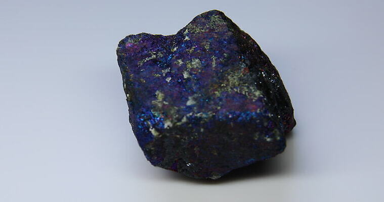 모양 과학 자연 표면 사람없음 초록색 파란색 빛 금속 거친 확대 작음 발굴 질감 암초 내추럴 땅바닥 옛날 유황 지질학 4K MOV 해외동영상 클립영상 교육 컬러 재질 바닥 크기 생태계 동영상 파일형식