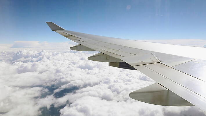 구름 여행 자연 하늘 비행기 풍경 사람없음 야외 파란색 평화 흰색 시카고 수평선 4K MOV 해외동영상 클립영상 자연요소 컬러 컨셉 항공교통 대중교통 미국 생태계 동영상 파일형식