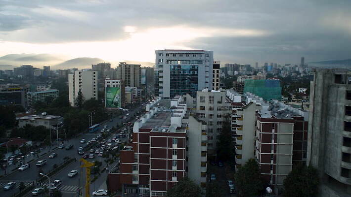 건축양식 아프리카 거리 사람없음 건물 사무실 도시 도심 바쁨 랜드마크 에티오피아 4K MOV 해외동영상 클립영상 건축물 건축 나라 비즈니스 동영상 파일형식