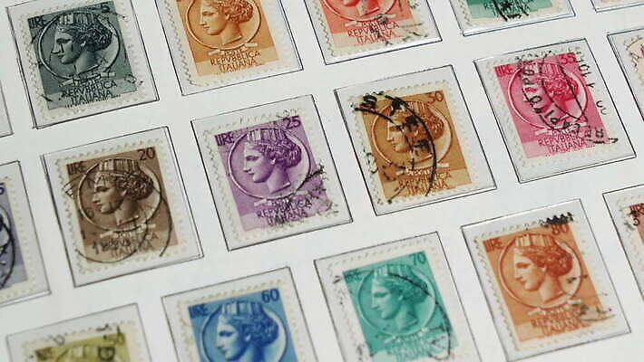 유럽 종이 백그라운드 통신 봉투 기념 미술 취미 사람없음 사무실 검은색 이탈리아 수확 골동품 구멍 신용카드 메시지 역사 인쇄 물개 편지 수집 심볼 그림 복고 엽서 예술가 화가 우표 취소 고립 옛날 이슈 중고 편지쓰기 4K MOV 해외동영상 클립영상 직업 나라 컬러 농업 비즈니스 포유류 문화예술 금융 바다동물 기록 동영상 파일형식