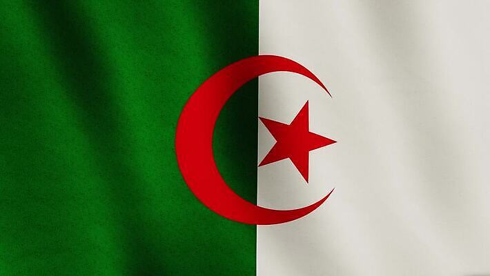 배너 물결 파도 백그라운드 바람 사람없음 흐름 자유 축하 깃발 고리 투표 민주주의 심볼 질감 웨이브 군용 애니메이션 동영상 애국심 알제리 전국 정부 정치 4K MOV 해외동영상 슬로모션 클립영상 자연요소 바다 컨셉 아프리카 날씨 군대 촬영기법 선거 파일형식