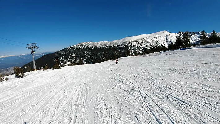 라이프스타일 옷 스포츠 조각 겨울 모션 휴가 스키 산 사람 경사 성인 사람없음 야외 태양 맑음 경쟁 정상 가루 속도 휴양지 알프스 스키선수 느림 무임승차 불가리아 1인칭시점 반스코 MOV 해외동영상 슬로모션 클립영상 자연요소 시선 계절 유럽 컨셉 날씨 겨울스포츠 운동선수 촬영기법 생활 장소 승차 동영상 파일형식 남유럽