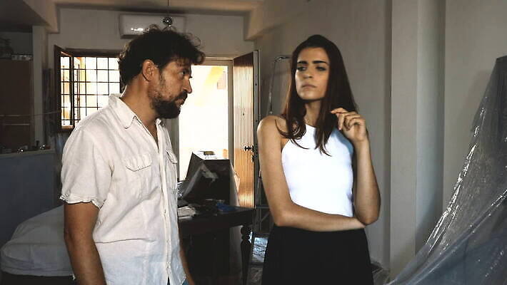 백인 직업 커플 결혼 관계 남편 새로움 아파트 주택 함께함 실내 사람 성인 두명 금융 분노 바이러스 수리 좌절 충돌 싸움 문제 곤란 위기 코로나바이러스 MOV 해외동영상 클립영상 서양인 감정 컨셉 모션 이벤트 내부 건물 경제 동영상 파일형식