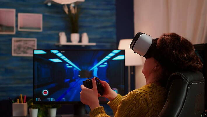 직업 컨셉 인터넷 놀이 고글 주택 기술 앉기 사람없음 10대 컴퓨터 디지털 경쟁 흐름 분노 게임 체험 개울 발사 집중 하이테크 슛 비전 조이스틱 사수 온라인 동영상 위로 게이머 관리자 분실 비디오게임 플레이어 가상 가상현실 현실 크리에이터 4K MOV 해외동영상 클립영상 감정 모션 청소년 건물 전자제품 강 게임기 파일형식 1인미디어