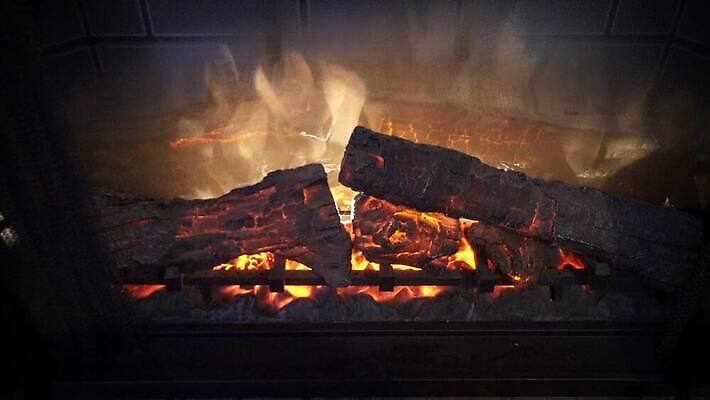 백그라운드 컨셉 크리스마스 겨울 불 휴가 불꽃 휴식 벽돌 주택 프레임 따뜻함 사람없음 내부 목재 빨간색 뷰티 노란색 방 에너지 뜨거움 고리 장작 벽난로 통나무 연소 광 4K MP4 해외동영상 클립영상 자연요소 나무 계절 기념일 컬러 재료 건물 동영상 파일형식