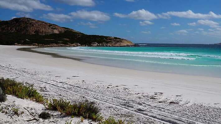 구름 모래 바다 여행 자연 하늘 휴가 파노라마 국립공원 풍경 해변 사람없음 야외 물 여름 관광지 환경 시골 만 호주 망토 생태계 석호 오지 4K MP4 해외동영상 클립영상 자연요소 계절 공원 촬영기법 오세아니아 동영상 파일형식