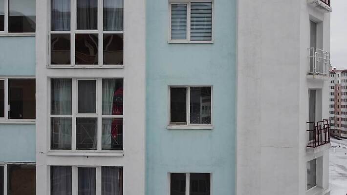 디자인 영어 외관 산업 벽 컬러 여행 백그라운드 비즈니스 건축양식 창문 영국 잉글랜드 거리 주택 사람없음 야외 건물 옆모습 빨간색 파란색 봄 도시 재산 플랫 닫기 런던 질감 만들기 타운 계단식 연립주택 빅토리아 옛날 줄서기 카피스페이스 4K MOV 해외동영상 클립영상 문자 건축물 계절 건축 유럽 뷰포인트 모션 금융 공백 동영상 파일형식