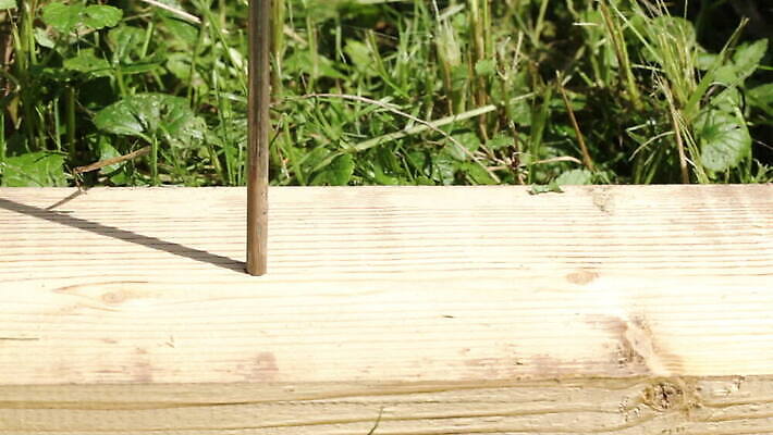 선 줄기 하늘 산 주택 그림자 사람없음 건물 목재 노란색 머리 금속 소리 회색 운전 공구 업무 못 수리 제조 은색 망치 철 만들기 목공예 동영상 수공예 목판 재주꾼 철강 하드웨어 HD MOV 해외동영상 클립영상 나무 식물 건축물 컬러 재료 모션 재질 신체부위 컴퓨터 도구 작업 공예 파일형식