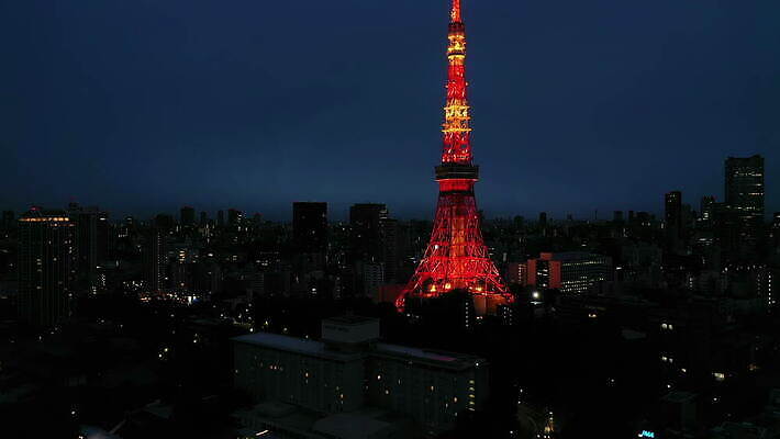 아시아 여행 비즈니스 건축양식 하늘 안테나 풍경 사람없음 건물 파란색 도시풍경 탑 일본 고층빌딩 일몰 도시 도심 도쿄 장면 지역 스카이라인 드론 랜드마크 조감도 4K MOV 해외동영상 클립영상 건축물 건축 나라 컬러 통신 빌딩 노을 동영상 파일형식