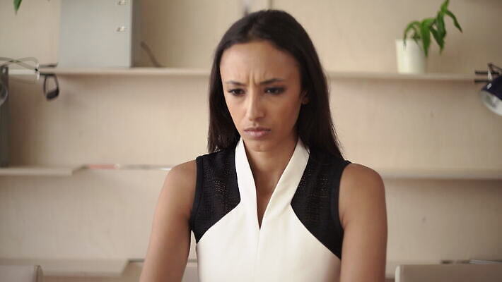 여자 얼굴 사업가 노동자 스트레스 표정 건강 피곤 한명 동양인 성인 앞모습 사무실 머리 고통 터치 표현 사찰 직장인 비즈니스우먼 닫기 질병 인도인 어깨 두통 다민족 고립 부정적 정중 편두통 혼혈 4K MOV 해외동영상 클립영상 외국인 직업 1 감정 뷰포인트 컨셉 비즈니스 의학 종교건축 모션 사람 인종 신체부위 다문화 동영상 파일형식