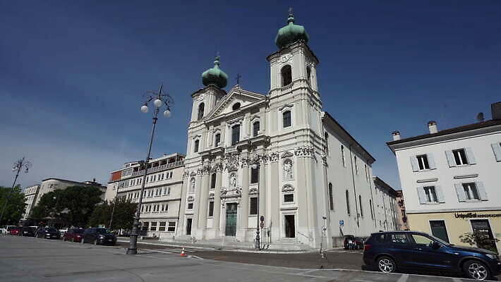 유럽 종교 벽 여행 건축양식 하늘 주택 미술 사람없음 건물 여름 파란색 도시풍경 성당 교회 탑 이탈리아 바위 도시 성 역사 큼 정사각형 타운 기념물 종탑 강화 바실리카 숭배 옛날 4K MOV 해외동영상 클립영상 도형 건축물 계절 건축 나라 컬러 종교건축 문화예술 풍경 돌_바위 크기 동영상 파일형식