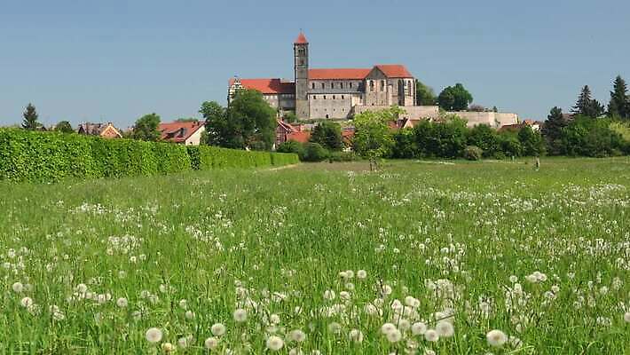 유럽 여행 건축양식 하늘 독일 파노라마 사람없음 야외 건물 관광지 교회 수도원 랜드마크 명승지 수녀원 4K MP4 해외동영상 클립영상 건축물 건축 나라 종교건축 촬영기법 풍경 동영상 파일형식