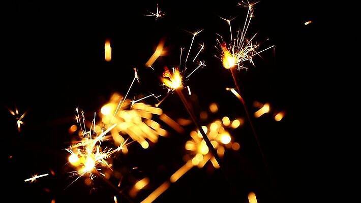 컬러 결혼 백그라운드 크리스마스 오렌지 불 휴가 불꽃 새로움 폭죽 따뜻함 이벤트 사람없음 옆모습 빛 노란색 파티 우주 검은색 축제 어둠 축하 그룹 닫기 선택 폭발 연도 각도 화상 많음 MOV 해외동영상 클립영상 자연요소 기념일 뷰포인트 컨셉 과일 모션 상처 동영상 파일형식