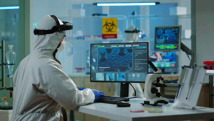 안경 과학 건강 실험 작업복 가면 정장 사람없음 치료 컴퓨터 약 환경 의사 타이핑 작업 실험실 바이러스 보호 생명공학 보호장비 과학자 분석 직원 생물학 하이테크 미생물 혁명 개발 백신 유전 전염병 화학물질 화학자 코로나바이러스 4K MOV 해외동영상 클립영상 직업 잡화 옷 교육 컨셉 의학 생물 기술 전자제품 장비 의료진 화학 질병 동영상 학자 파일형식