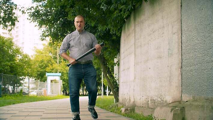 백인 남자 무기 얼굴 이동 한명 사람 힘 야구 분노 잡기 도시 폭력 범죄 위험 공격 무서움 충돌 위협 싸움 박쥐 나쁜 압력 폭행 호러 4K MOV 해외동영상 클립영상 서양인 1 감정 컨셉 포유류 모션 신체부위 구기 사회이슈 공포 동영상 파일형식