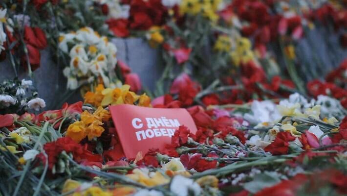 꽃 유럽 무늬 휴가 독일 사람없음 축제 모임 자유 축하 큼 계약 문서 전쟁 결재 베를린 기념물 애국심 공산주의 독립 소련 소비에트 전국 추모 필승 MOV 해외동영상 클립영상 식물 나라 컨셉 비즈니스 우승 크기 동영상 파일형식