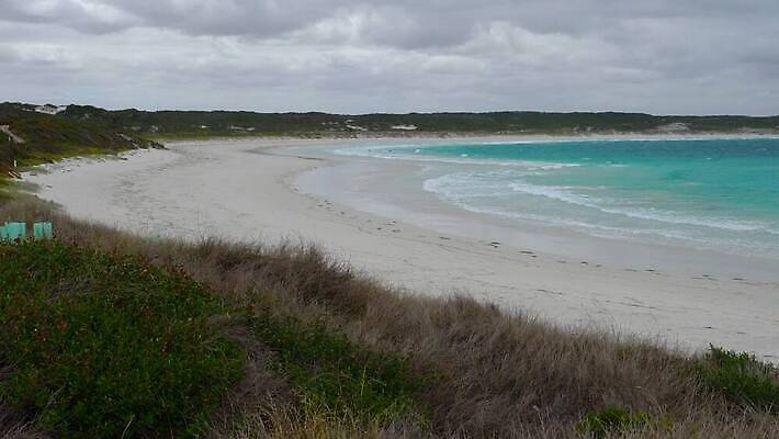 모래 바다 여행 자연 하늘 휴가 파노라마 해변 사람없음 야외 물 관광지 환경 시골 만 황무지 호주 생태계 내추럴 오지 4K MP4 해외동영상 클립영상 자연요소 촬영기법 오세아니아 동영상 파일형식
