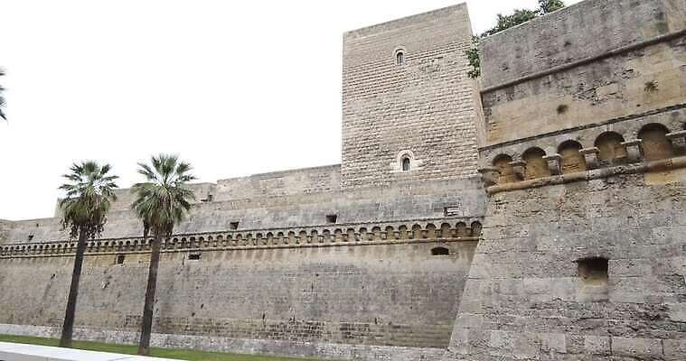 식물 벽 건축양식 손바닥 사람없음 건물 초록색 도시풍경 정원 이탈리아 성 옛날 4K MOV 해외동영상 클립영상 건축물 손 건축 유럽 컬러 풍경 도시 동영상 파일형식