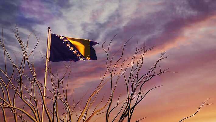 나무 배너 물결 파도 여행 하늘 아침 바람 사람없음 햇빛 태양 일출 일몰 흐름 자유 깃발 불기 민주주의 깃대 봉 애니메이션 재택근무 애국심 명예 독립 보스니아 전국 정부 필승 4K MOV 해외동영상 슬로모션 클립영상 주간 자연요소 식물 바다 컨셉 비즈니스 모션 날씨 촬영기법 노을 우승 동영상 파일형식