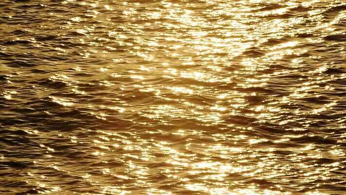 호수 물결 파도 바다 백그라운드 패턴 자연 표면 휴식 사람없음 여름 빛 반짝임 강 햇빛 반사 일출 일몰 공백 낭만 시간 만 수면 황금 명상 질감 시력 현재 4K 인트로 MOV 해외동영상 윤슬 클립영상 계절 컨셉 무늬 모션 태양 노을 생태계 동영상 파일형식